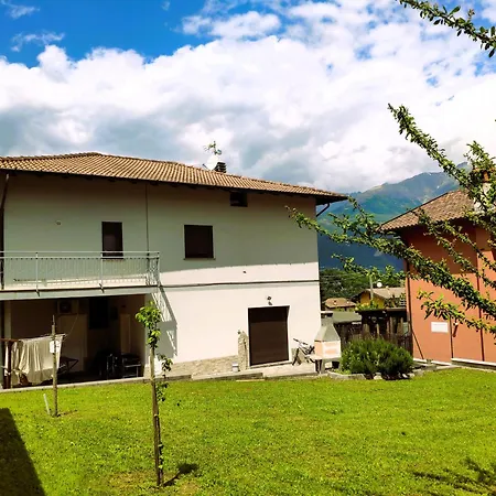 Apartment Chiaro House Colico